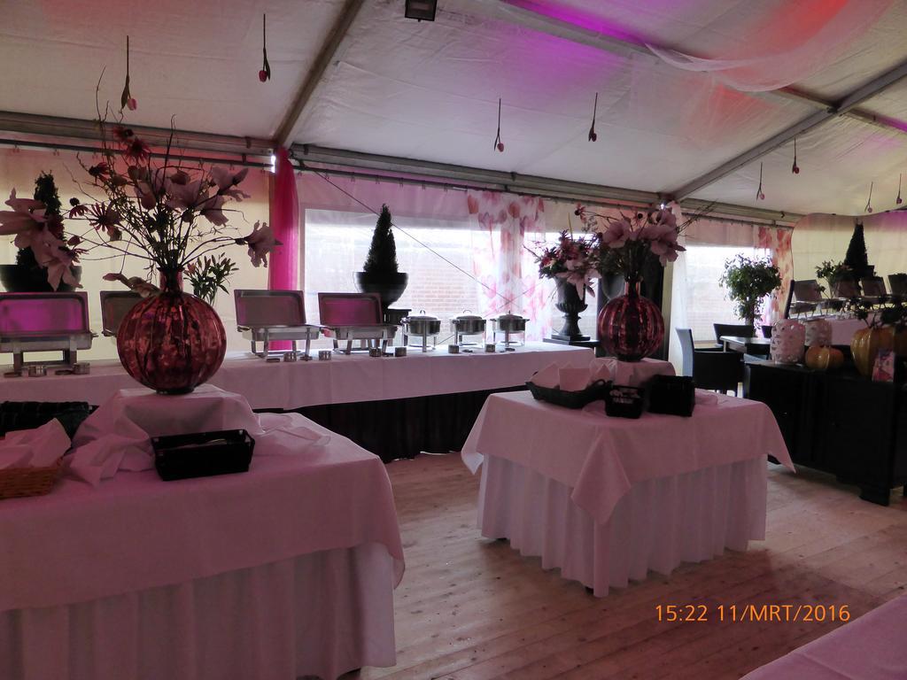 Hotel Restaurant Cafe Houben Nunhem ภายนอก รูปภาพ